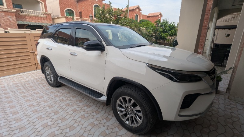 
								Toyota Fortuner 2021 full									
