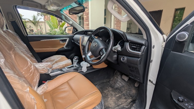 
								Toyota Fortuner 2021 full									