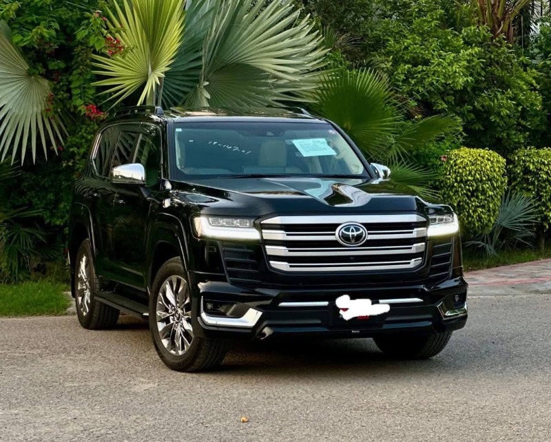 
								Toyota Land Cruiser 300 2023 full									