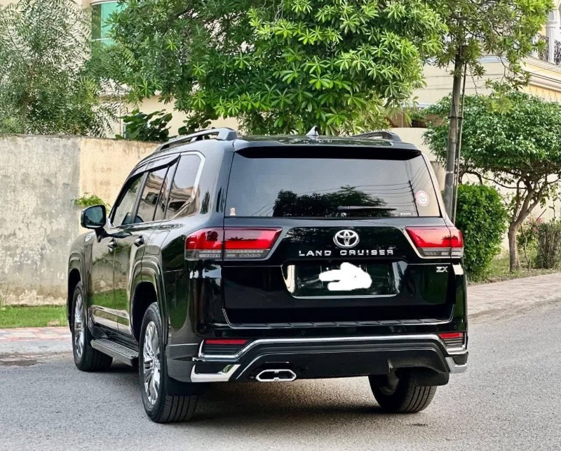 
								Toyota Land Cruiser 300 2023 full									