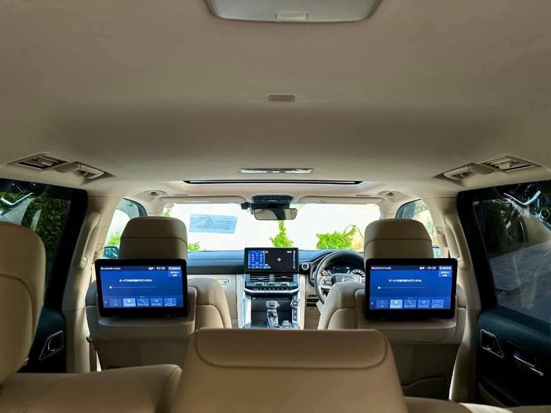 
								Toyota Land Cruiser 300 2023 full									