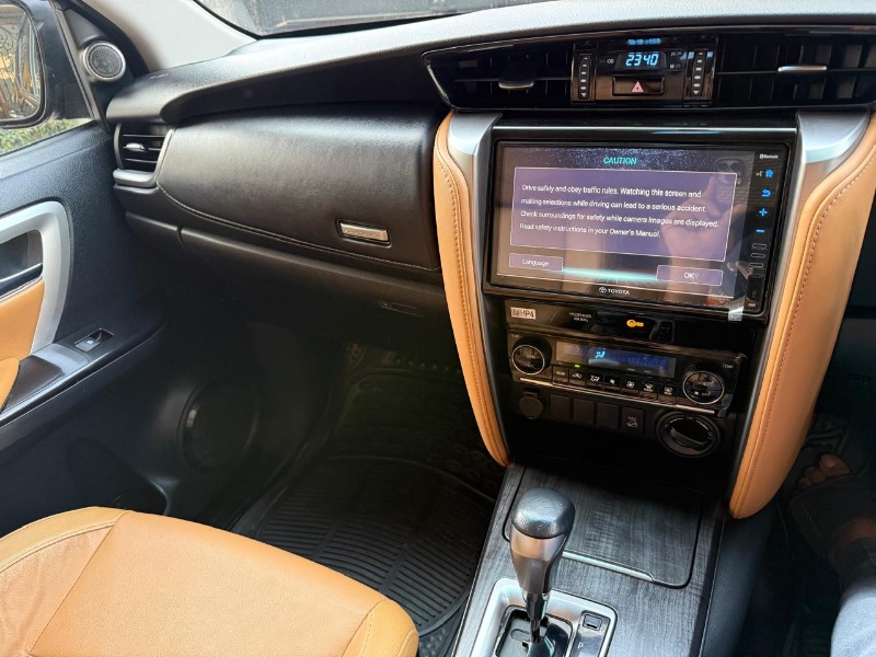
								Toyota Fortuner 2023 full									