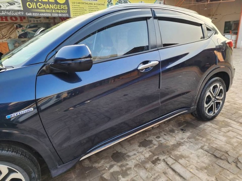 
								Honda Vezel 2024 full									