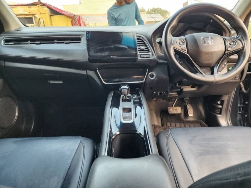 
								Honda Vezel 2024 full									