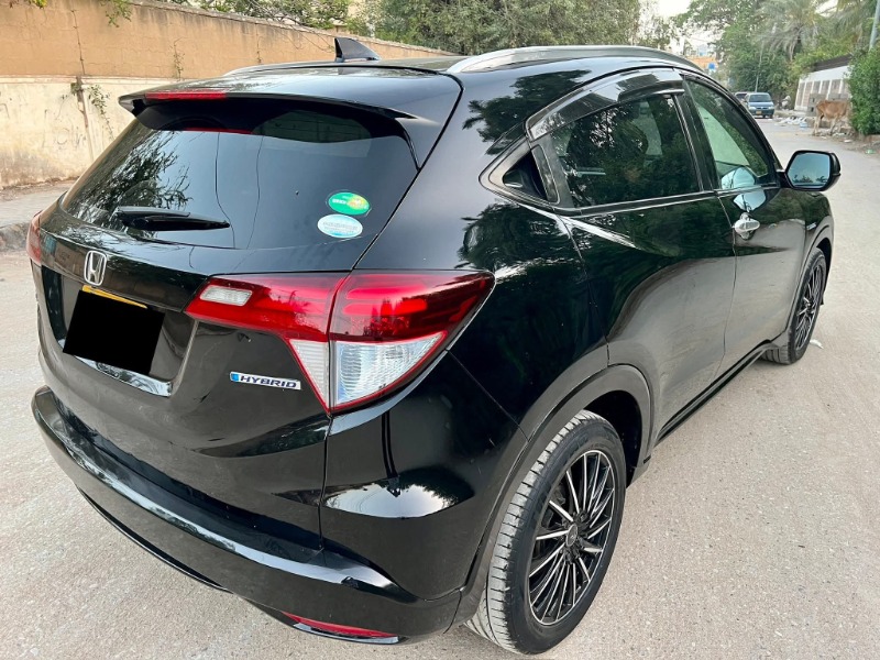 
								Honda Vezel 2015 full									