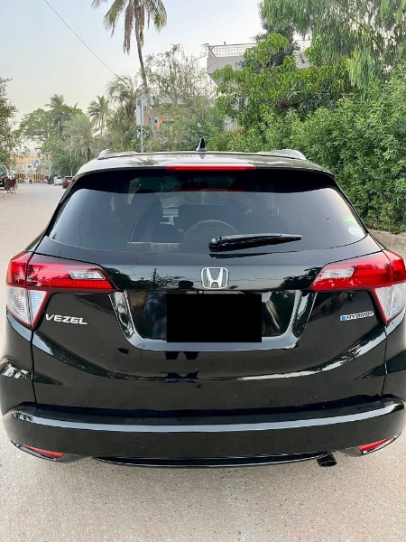 
								Honda Vezel 2015 full									