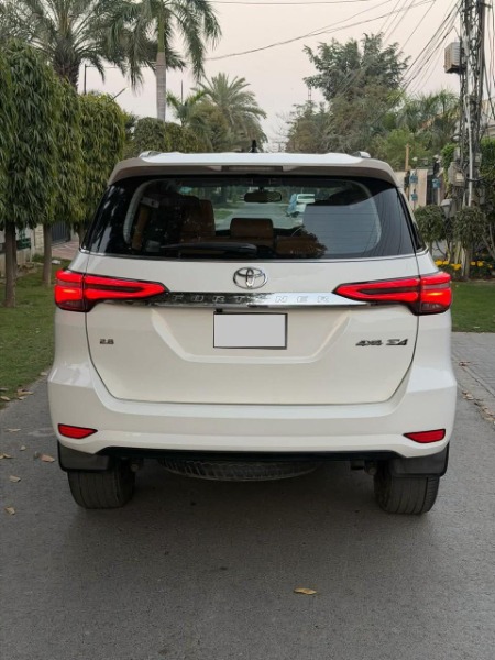 
								Toyota Fortuner 2021 full									