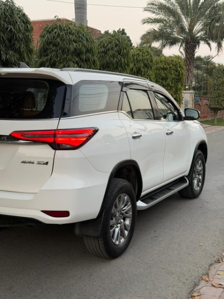 
								Toyota Fortuner 2021 full									