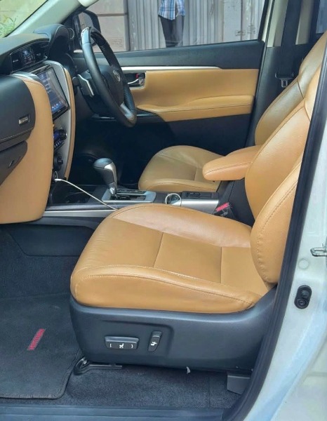 
								Toyota Fortuner 2021 full									