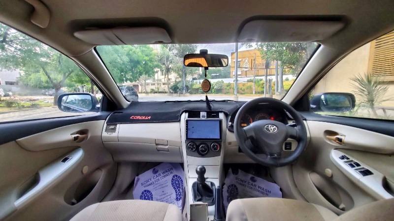 
								Toyota Corolla 2012 full									