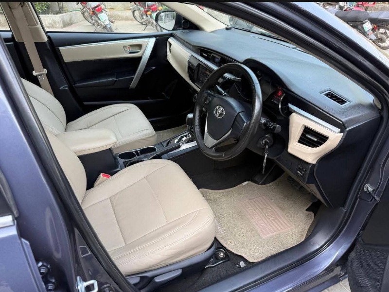 
								Toyota Corolla Altis 2016 full									