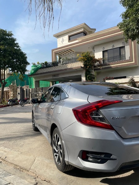 
								Honda Civic 2018 full									