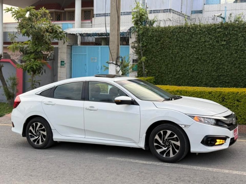 
								Honda Civic 2017 full									