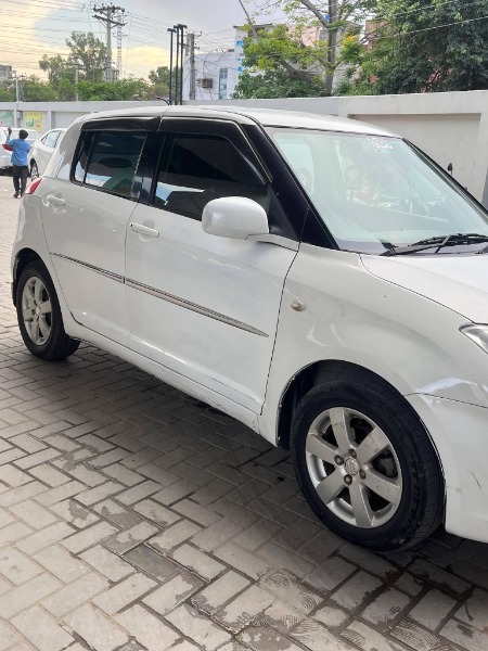 
								Suzuki Swift 2012 full									