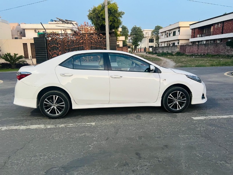 
								Toyota Corolla Altis 2022 full									